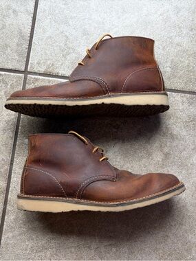 Red Wing Shoes Weekend Chukka Men's Brown Leather Chukka Boots with Cream Sole